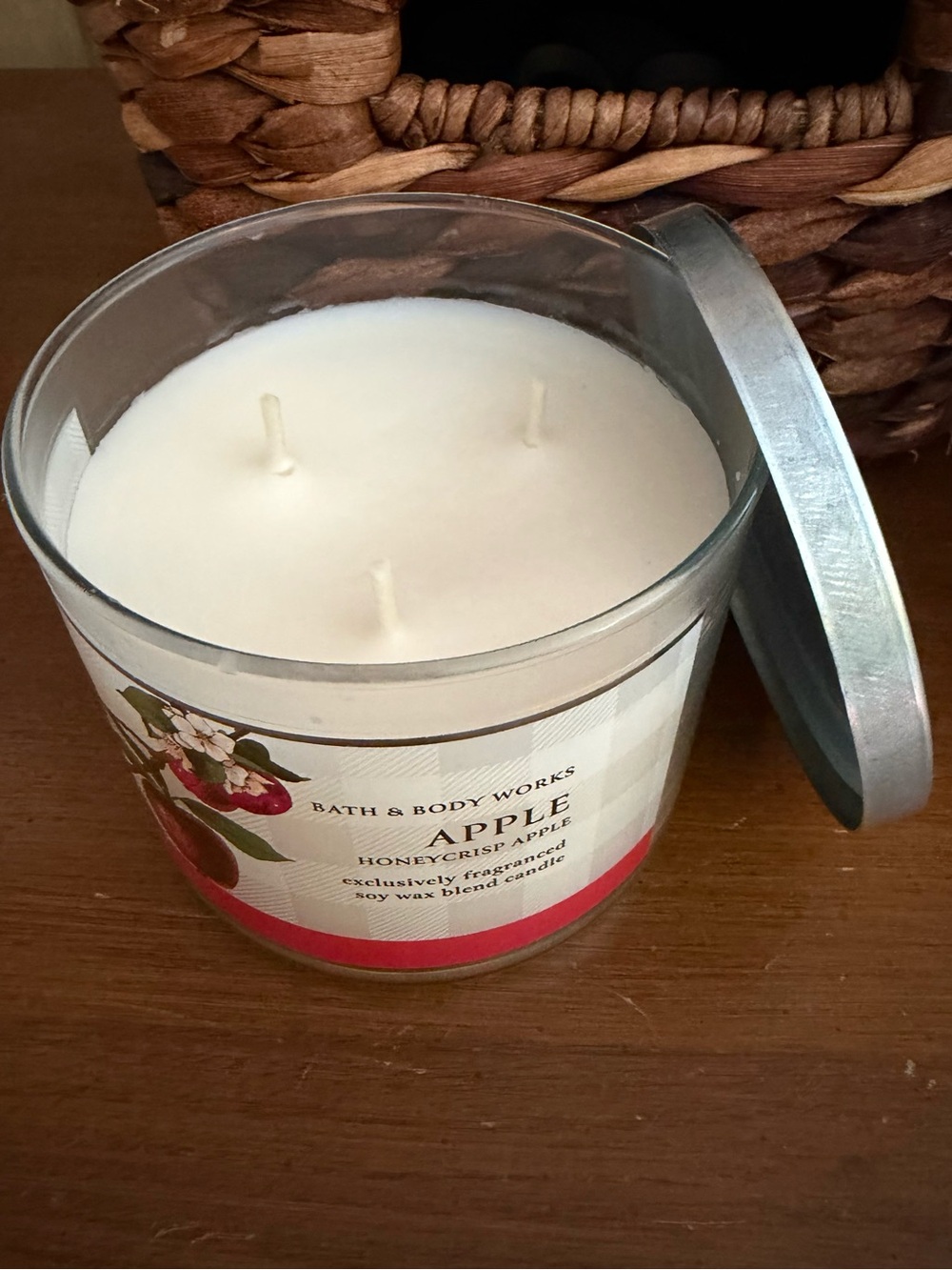 BATH AND BODY WORKS HONEYCRISP APPLE  3-WICK CANDLE - Picture 2 of 5
